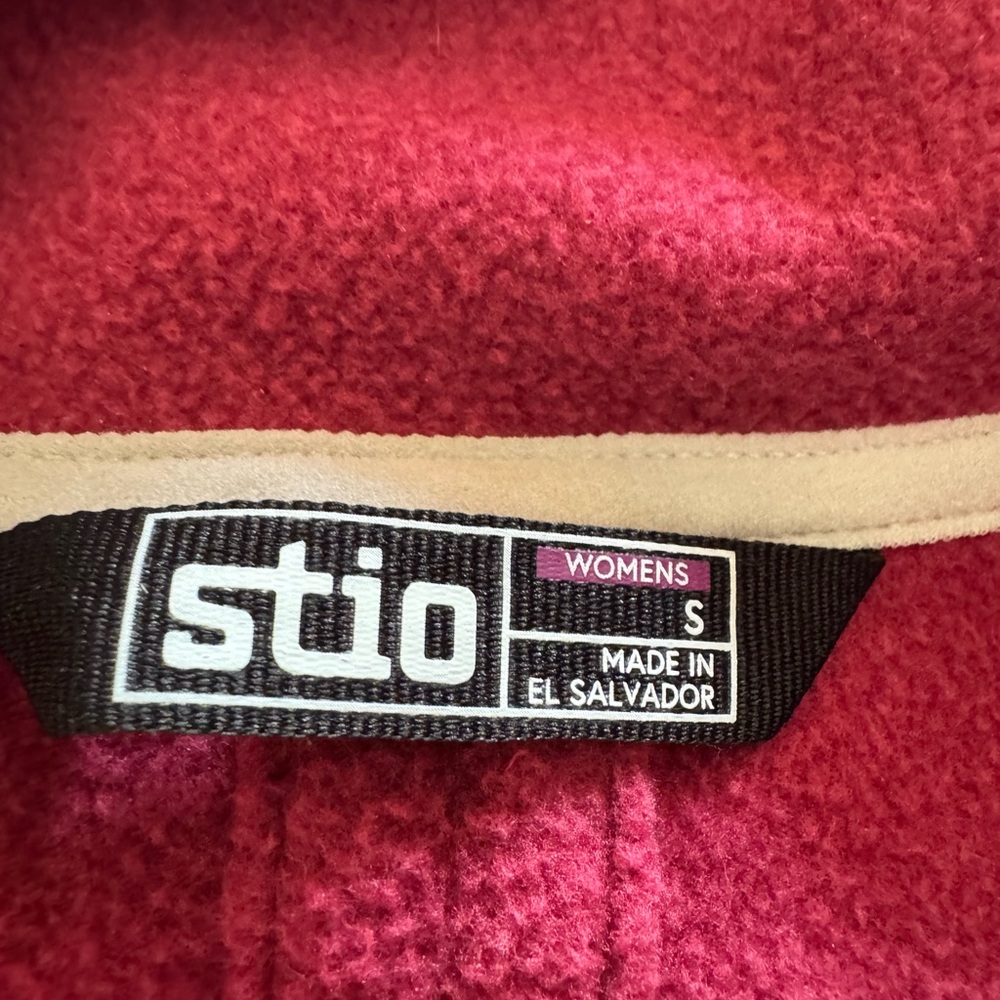 Stio Raspberry Fleece Top - Picture 3 of 5